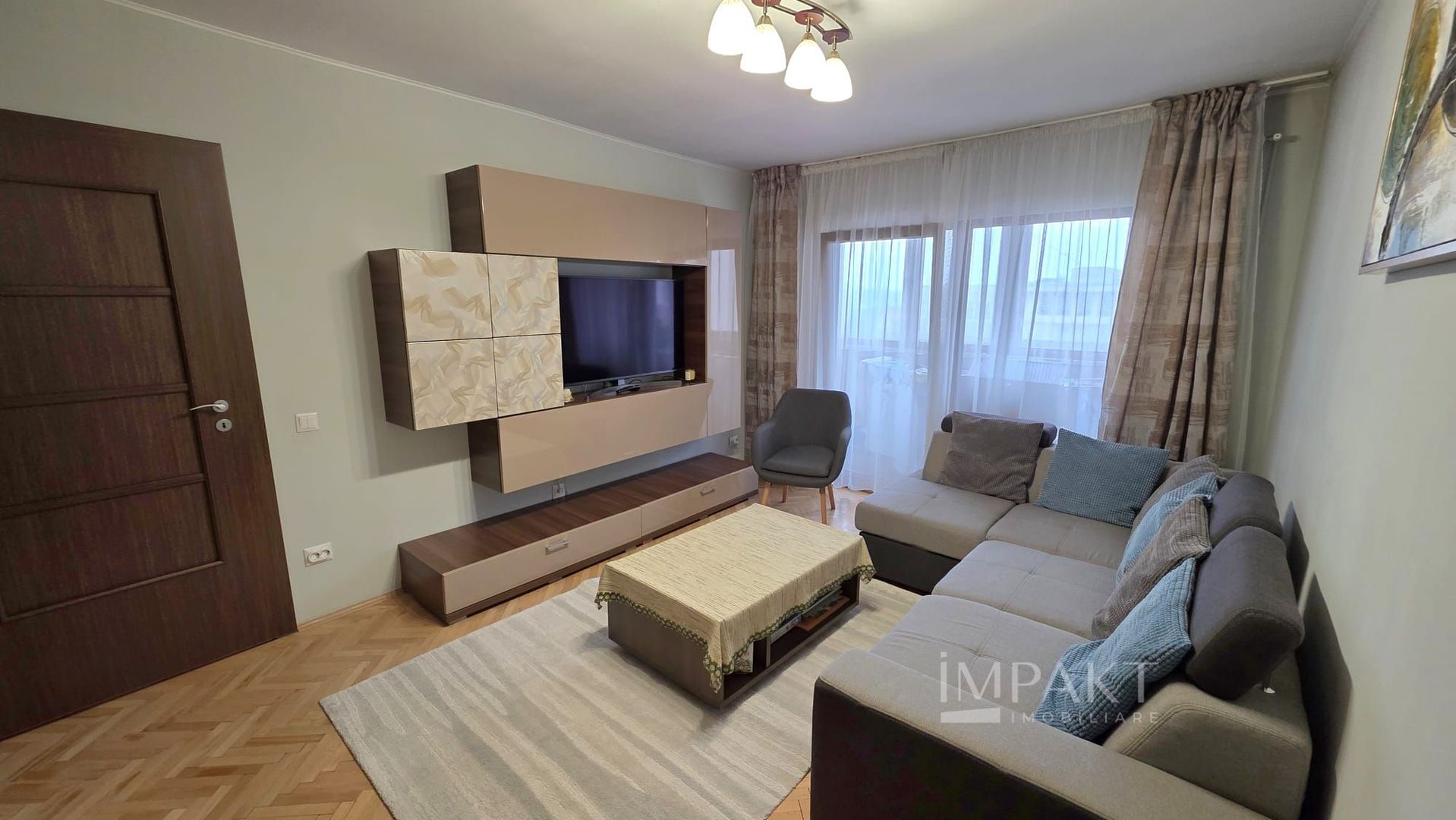 Apartament 3 camere decomandat - - Poză 2