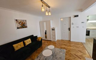 Apartament cu 2 Camere, Etaj Intermediar, Zonă Ultracentrală - Poză 2