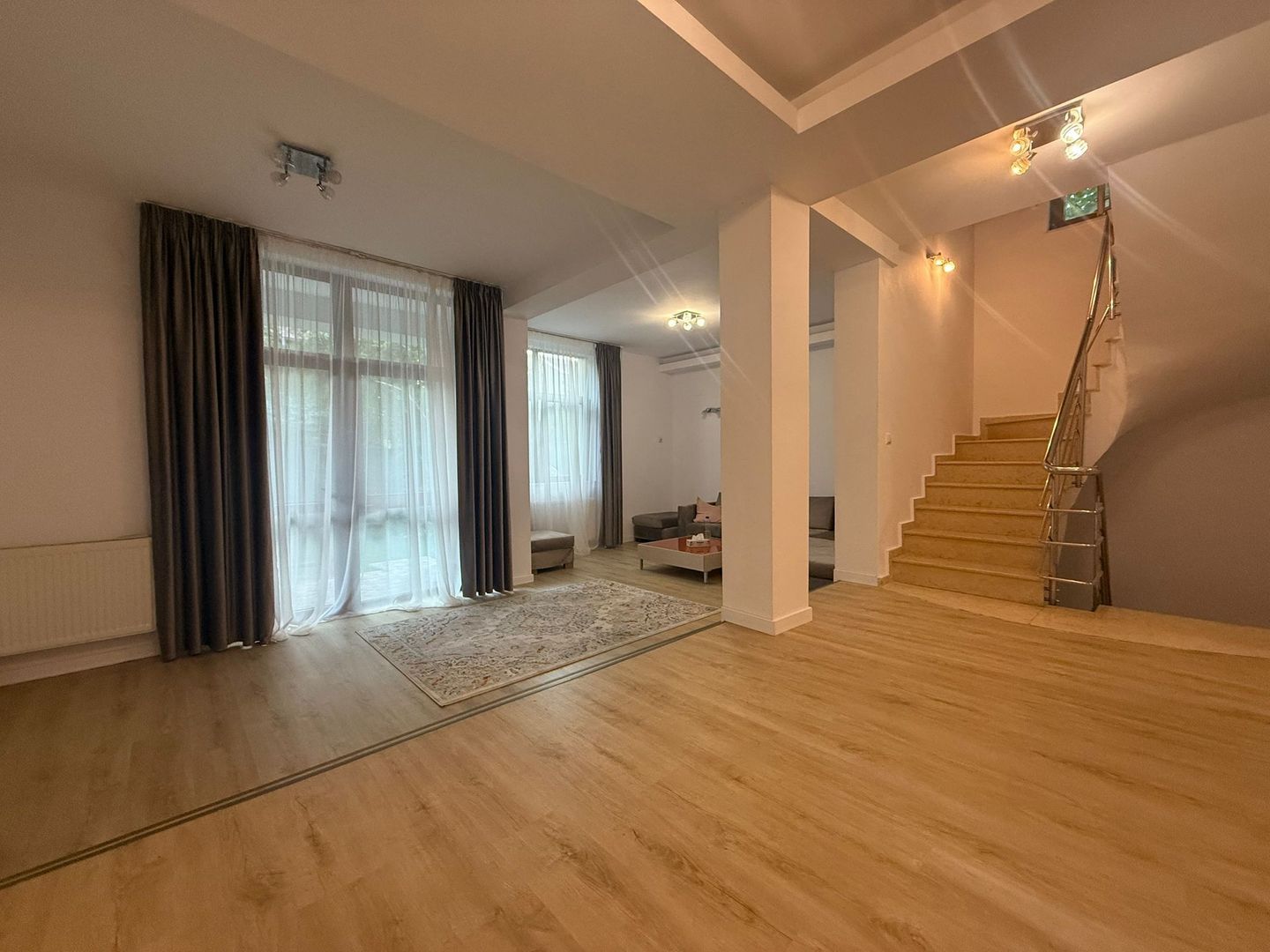 Vila D+P+ E1+M || CURTE PROPRIE SI GARAJ || EXPOZITIEI - Poză 4