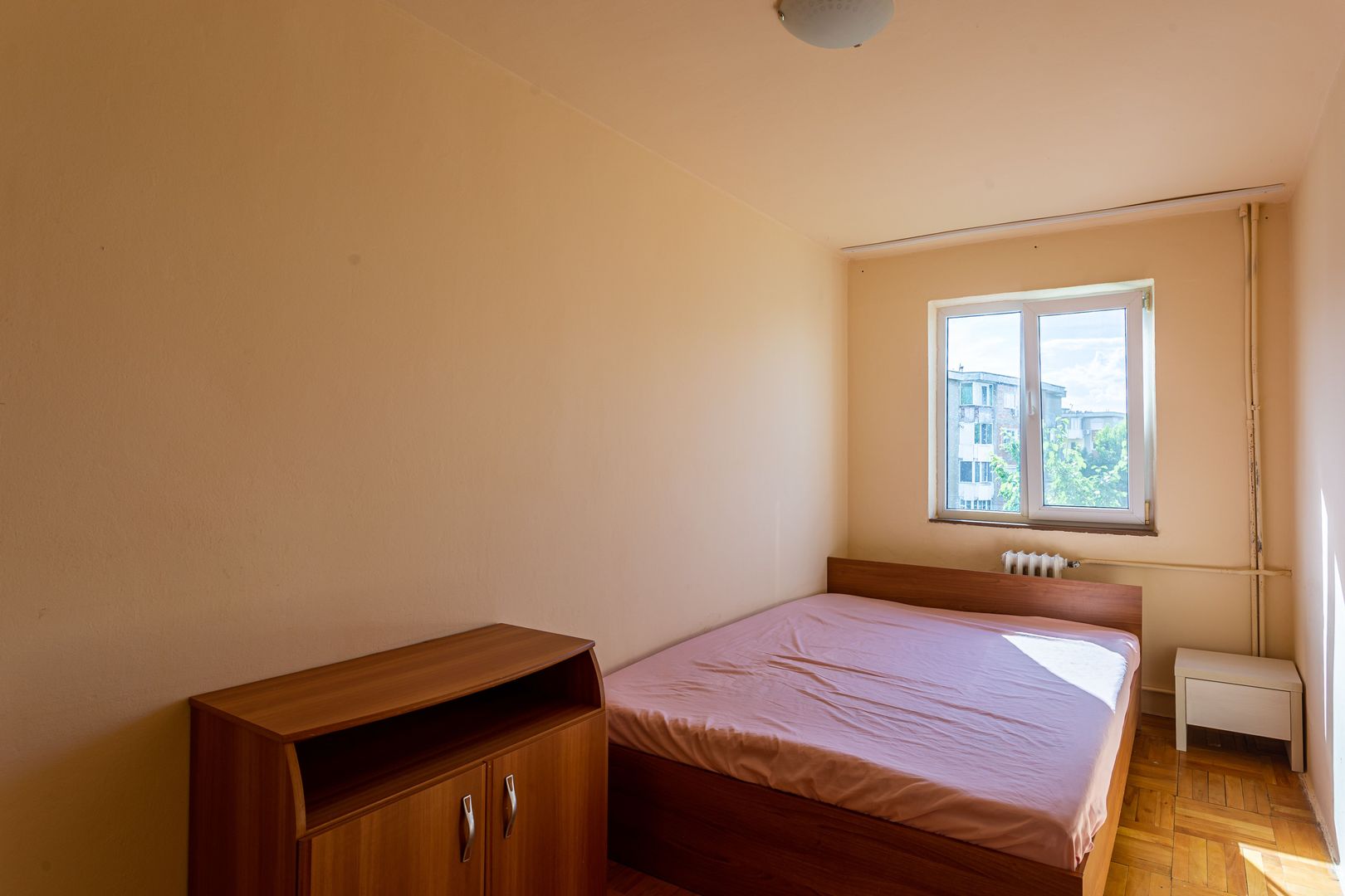 Ap cu 4 camere, la etajul 3, zona Kaufland, Banu Mărăcine - Poză 2