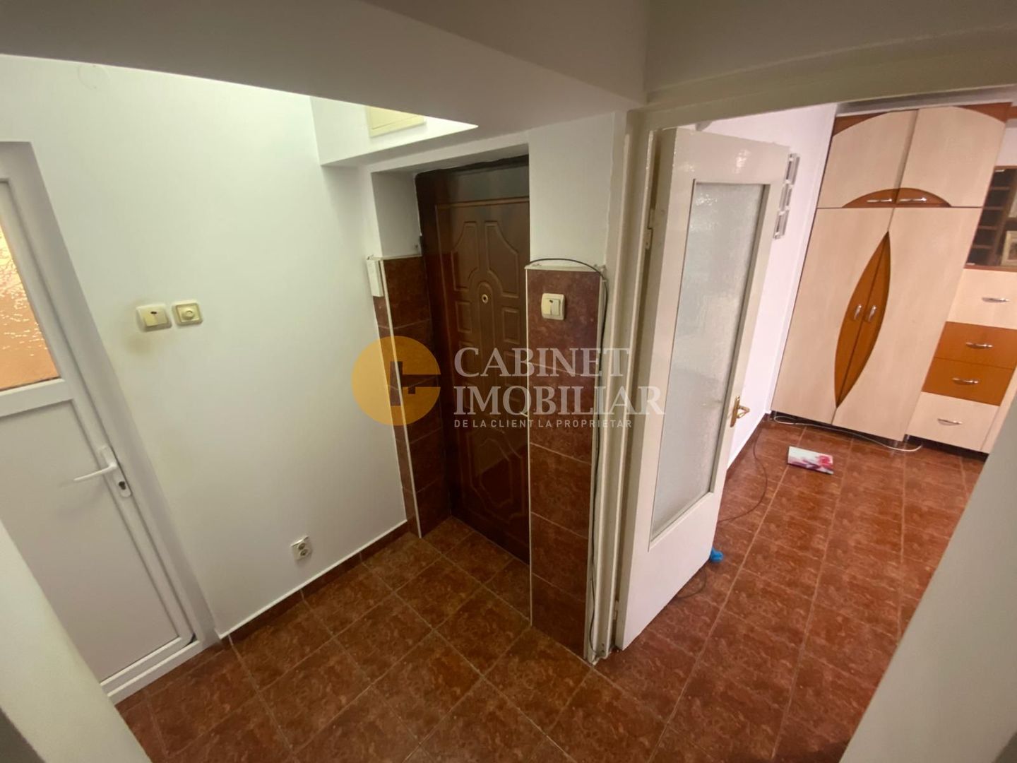 GARA - APARTAMENT 1 CAMERĂ - ETAJ INTERMEDIAR - Poză 4