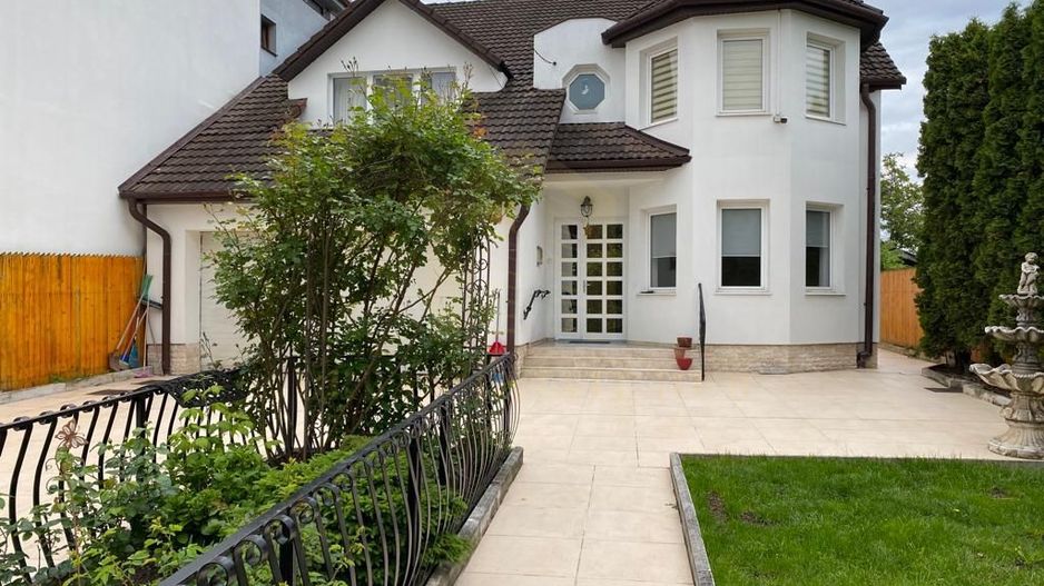 Vanzare casa individuala, 304 mp, teren 700, Gruia - Poză 1