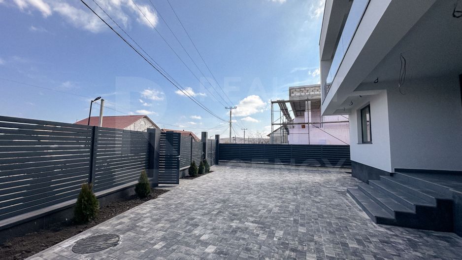 Vânzare, Hi-Tech, 2 nivele, 4 camere, strada  A. Lăpușneanu, Budești - Poză 4