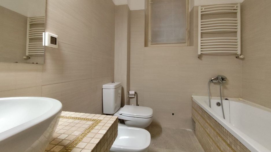 Inchiriere 3 camere  ultracentral, str. Iuliu Maniu, Oradea - Poză 11