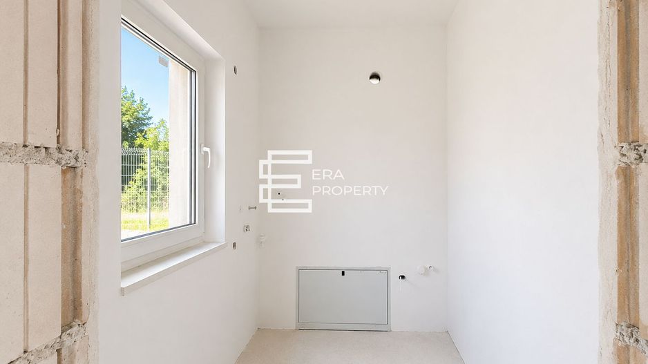 Duplex 4 camere -intabulat- teren 300 mp  -Locație Centrală, Sura Mică - Poză 3