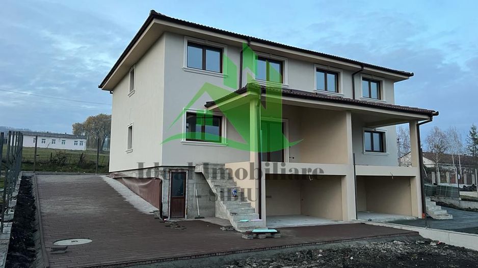 Casa Tip Duplex cu 4 camere si 366 mp teren, in Cisandie - Poză 2