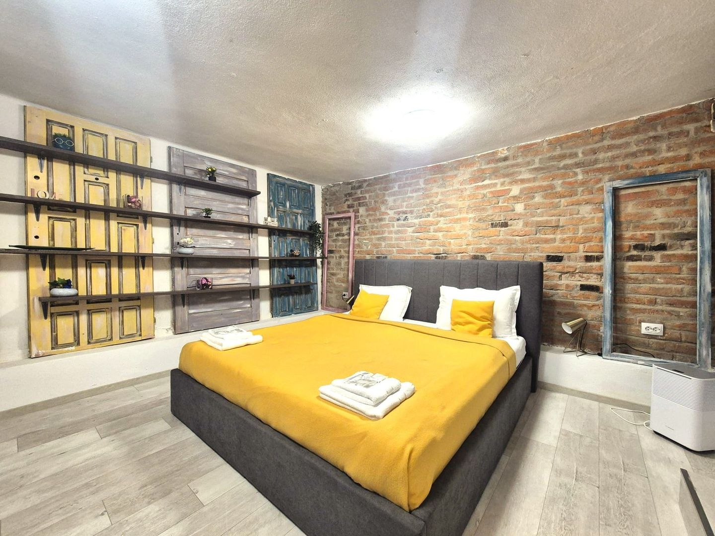 Exclusivitate - Zona Afi, garsonieră la casă - Poză 2