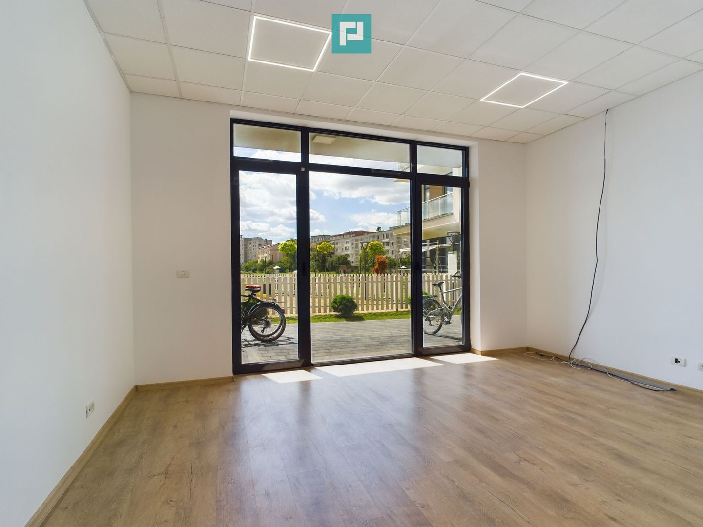 Spațiu Comercial Modern în Zona Aradului, Iulius Mall - Poză 2