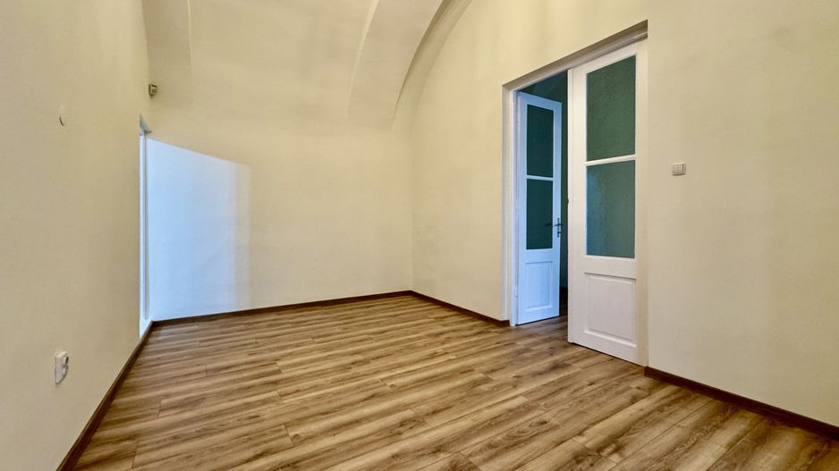 Birou renovat situat in Piata Unirii - Tribunal - Poză 7