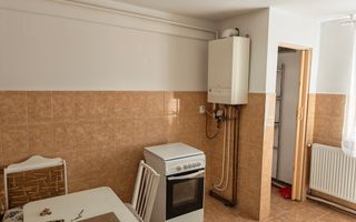 Garsoniera etaj 1, zona Pietonala(in spate la SuperBet), 35mp, dec.! - Poză 3