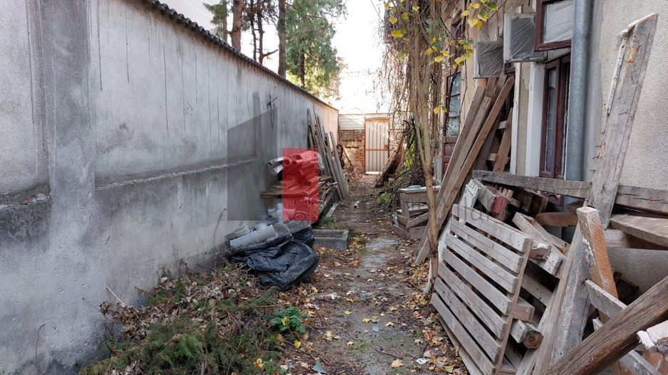 Casa "SARRERA" singur curte, multiple posibilitati, birou/comercial/rezidential - Poză 10