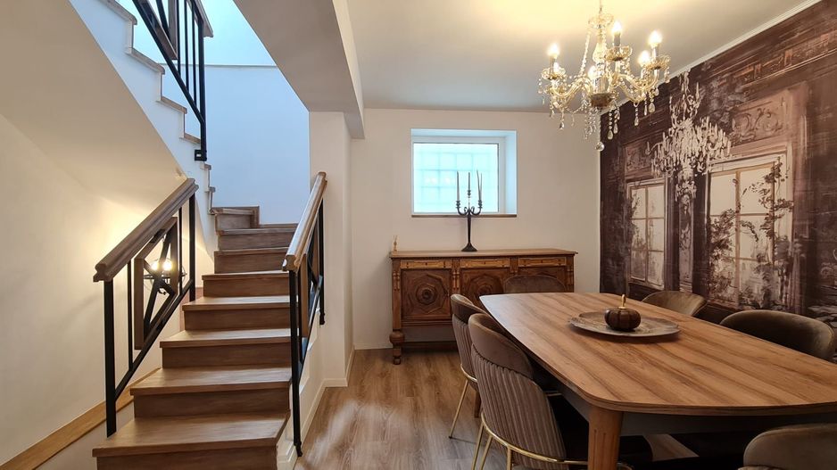 Vila spațioasă și elegantă de vânzare la intrarea în cartierul Turnișo - Poză 26