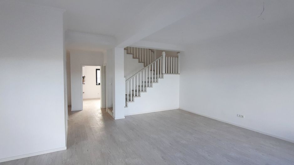 Duplex frumos cu arhitectura mediteraneana - Poză 12