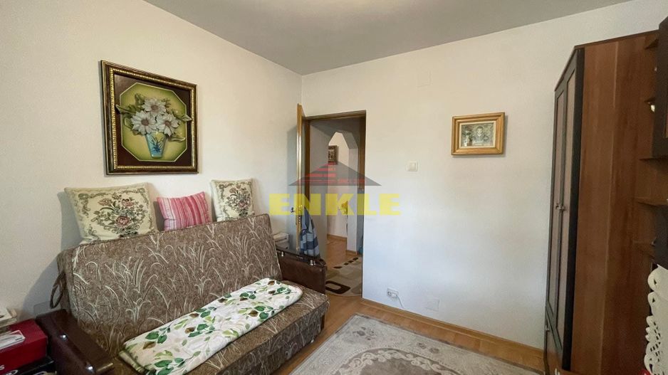 De vanzare apartament (se accepta si schimb cu casa) - Poză 4