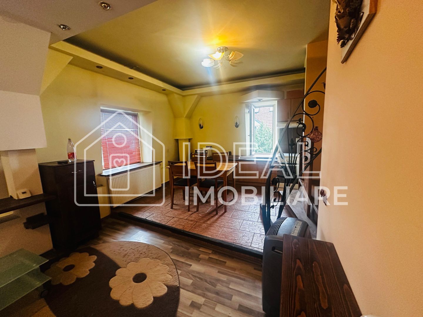 Apartament cu 3 camere la mansarda, in zona Terezian - Poză 2