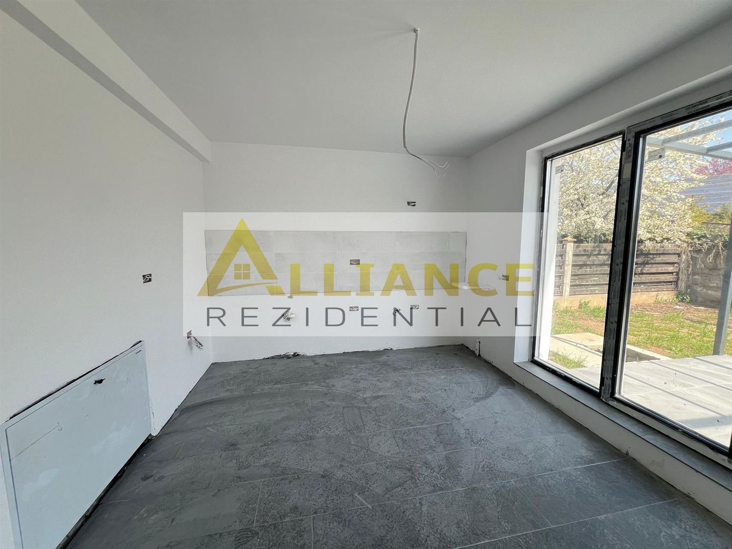 Vila Individuala - 5 camere-3 bai-Strada Miorita-500 M  de STV - Poză 12