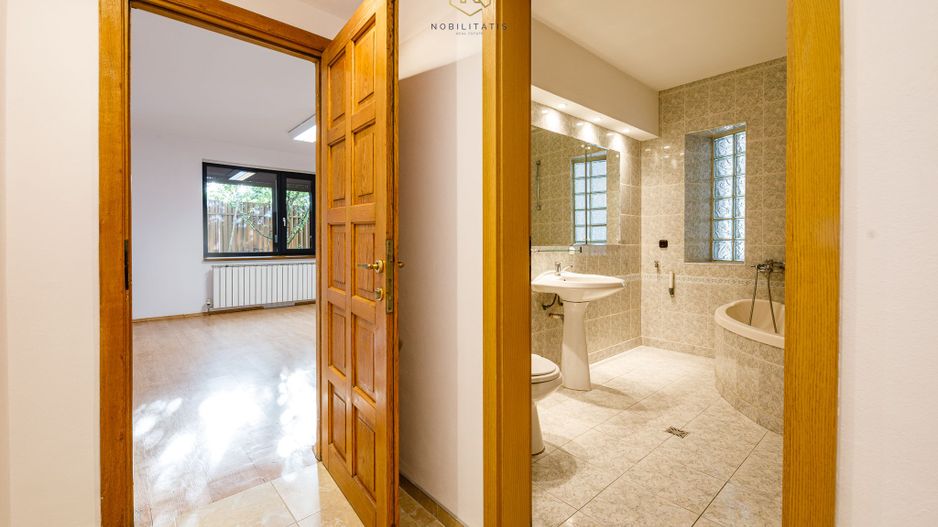 Inchiriat - Spatiu birouri 135 mp | Curte privata, 6 locuri parcare - Poză 22