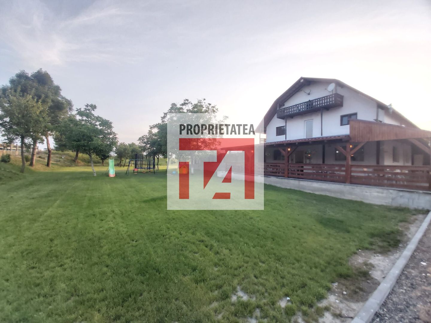 PENSIUNE DE VANZARE – VRAJA CRASNEI ÎN ZONA CAREI - Poză 1