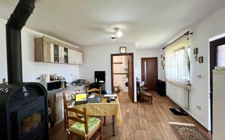 Ferma agricola, plantatii de mure, trandafiri, vita-de-vie - Poză 12