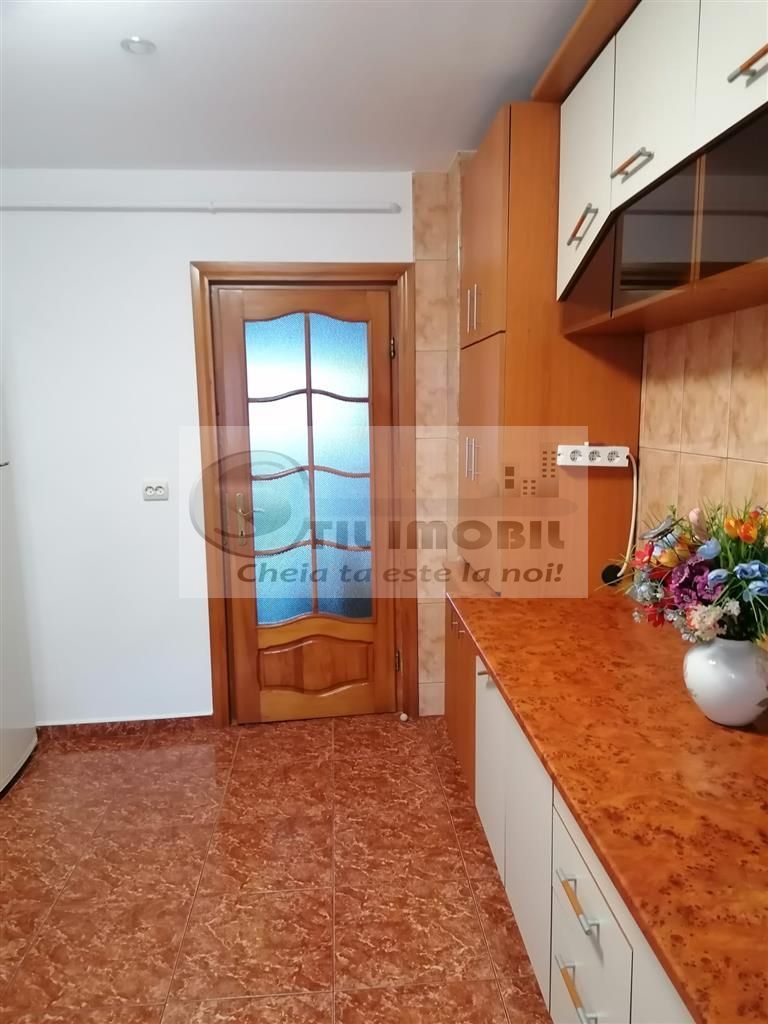 Apartament 4 camere - Zona Rond Vechi - Cug - 650 Euro - Poză 8