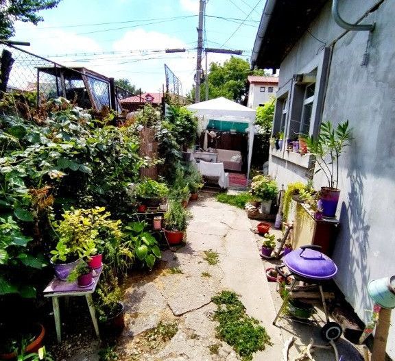 Casa la curte 3 camere, teren total 250 mp, zona Mihai Bravu - Poză 17