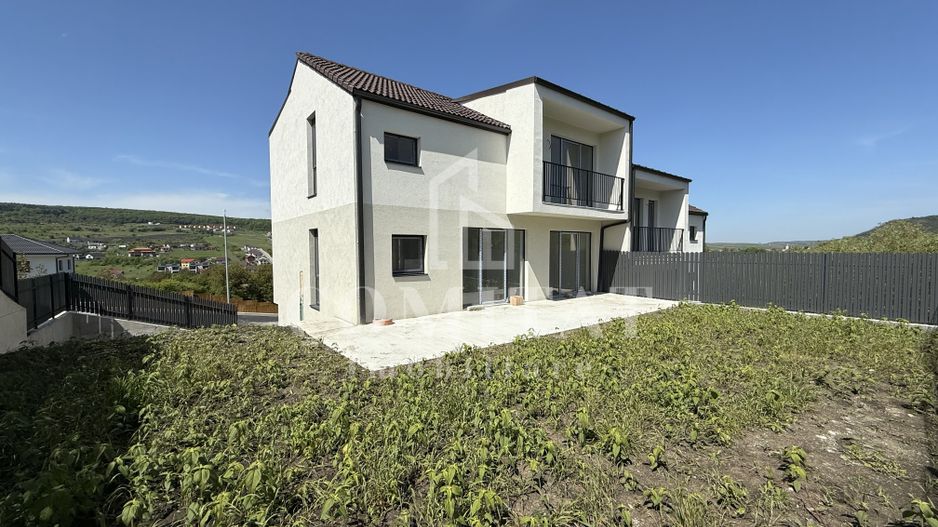 Case cuplate finalizate la intrare în Chinteni - Poză 2