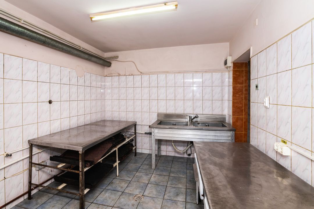 Spatiu Comercial Stradal -zona Teilor -De închiriat-Pitesti - Poză 7