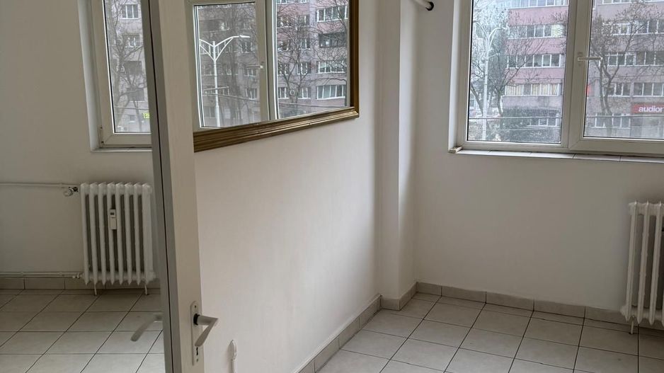 De închiriat: apartament 3 camere - nemobilat - ideal birou - Gorjului - Poză 5