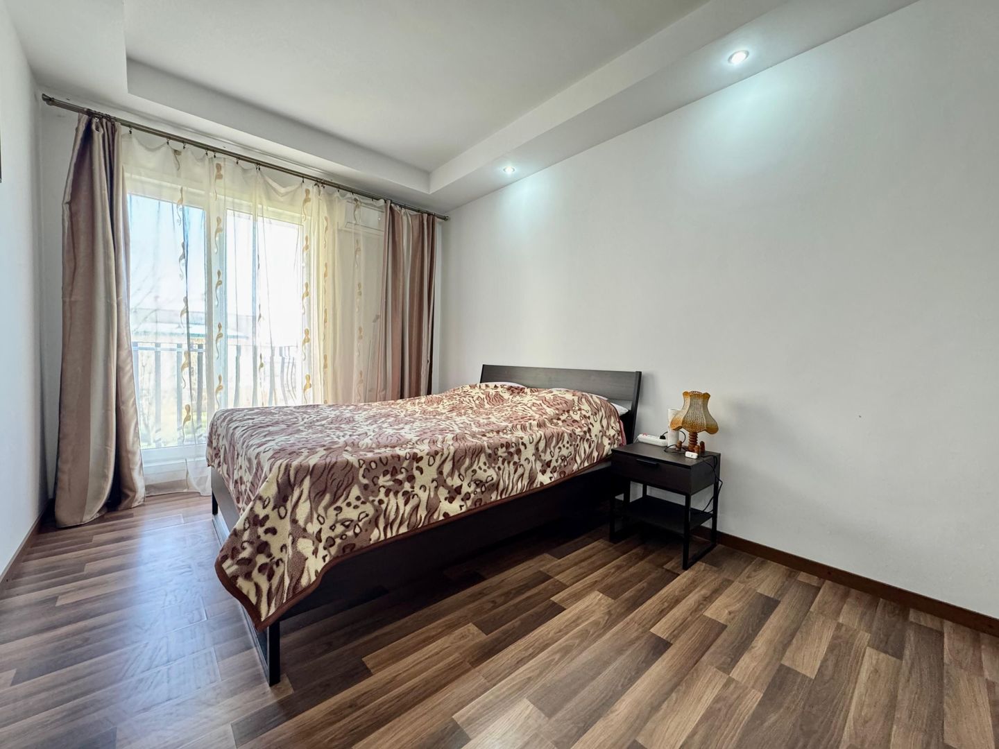 COSMOPOLIS - Apartament cu 2 camere, mobilat si utilat. - Poză 6