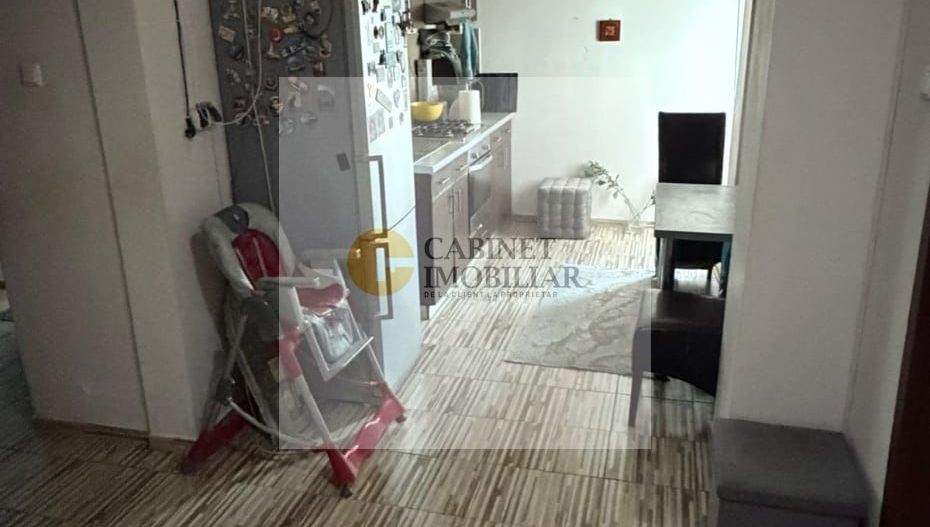 3 camere - 70MP | Decomandat | 2 Balcoane | Crangasi - Poză 13