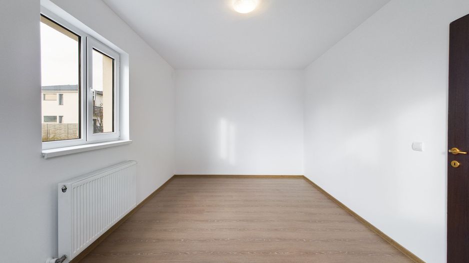 Vilă cu 3 camere la cheie în Bujac - Poză 3