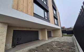 Duplex cu 4 camere, 180 mp+ 120 mp teren, garaj, zona Garii - Poză 3