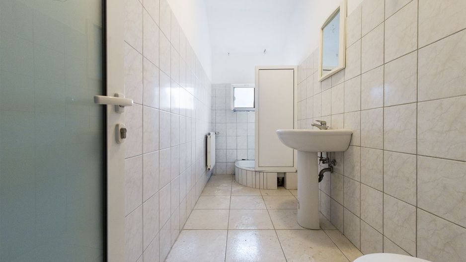 Spațiu bun pentru birouri - Poză 4