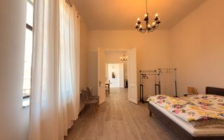 Apartament cu 3 camere si balcon, in Centru, langa Tribunal! - Poză 5