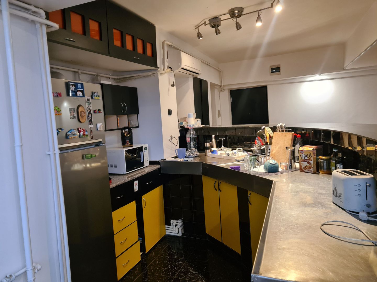 3 camere 93 mp 2/7 Calea Bucuresti - Vodafone - Poză 3