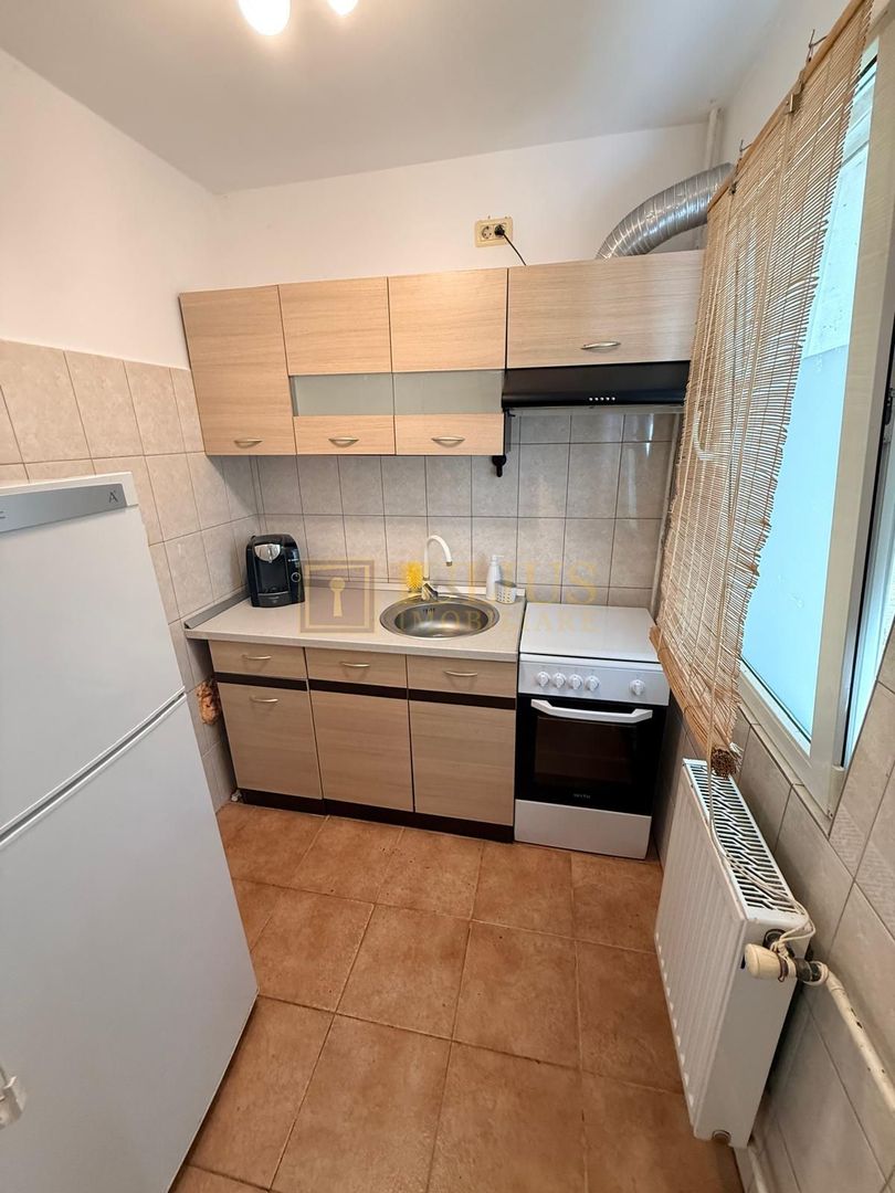 3 camere, Dacia-Circumvalatiunii, vis a vis de Scoala generala nr. 18 - Poză 9