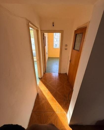 Apartament 3 camere decomandat + boxă – Drumul Taberei – necesită renovare - Poză 9