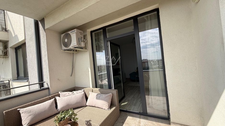 Vis a vis de Esso. Lift. Mijloc transport in fata. Loc de parcare. - Poză 11