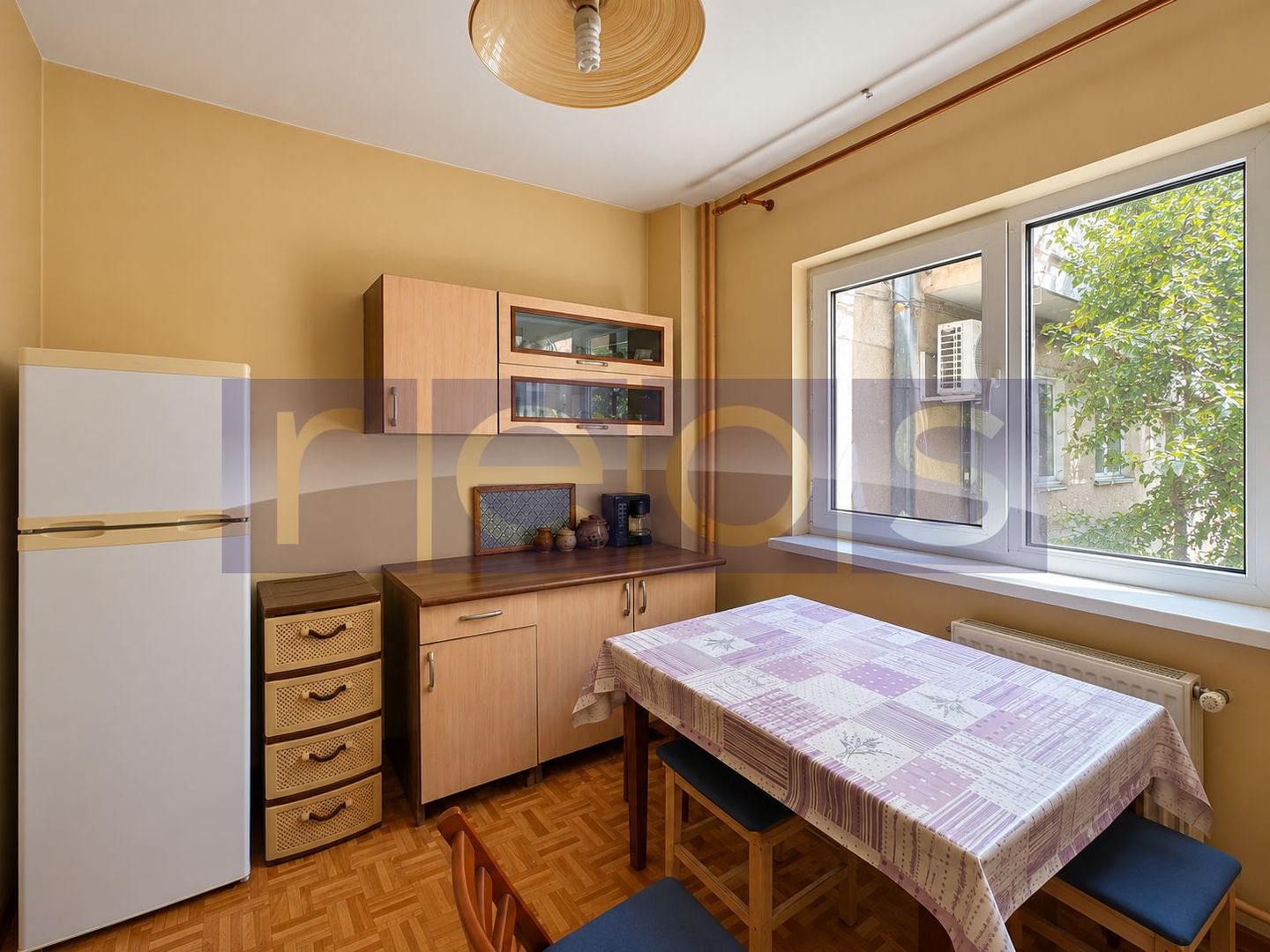 DE VANZARE APARTAMENT 2 CAMERE DECOMANDAT 55 MP GORJULUI METROU - Poză 3