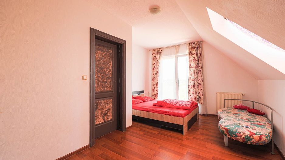 🏡 Visează la casa perfectă în Cartierul de Vest! 🌳 - Poză 6