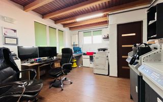 Aparament cu 3 camere, Centru, Bloc Nou - Poză 3