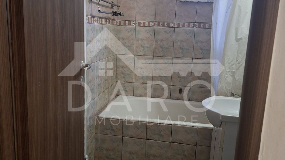 Vând apartament 3 camere - Poză 7