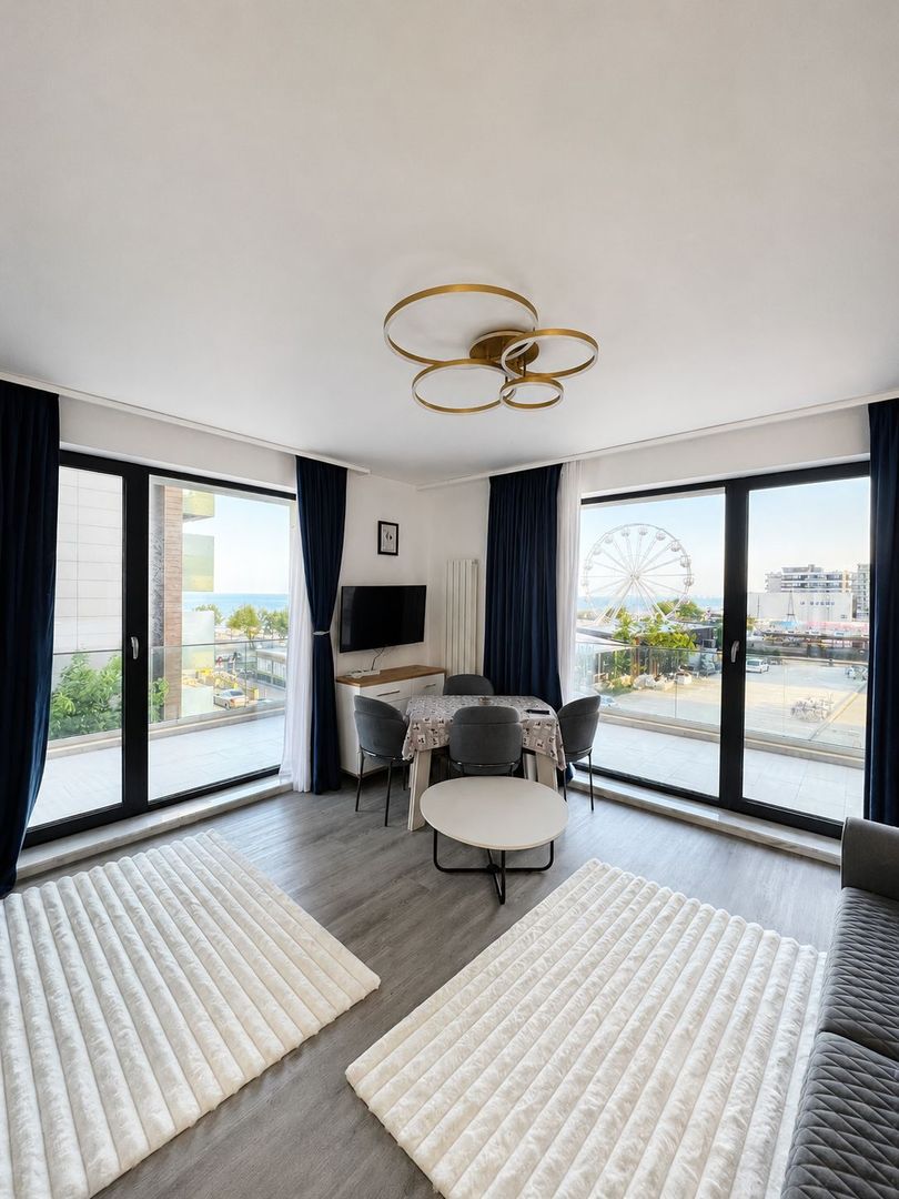 Vacanță la tine acasă | 2 camere cu vedere la mare | Mamaia Nord - Poză 1