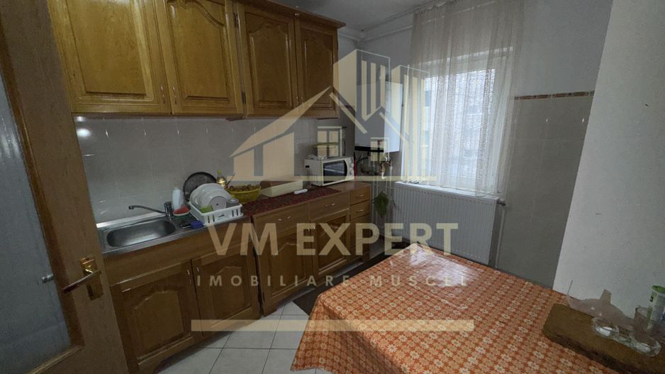 APARTAMENT 2 CAMERE ETAJ 2 CAMPULUNG VIȘOI - Poză 5