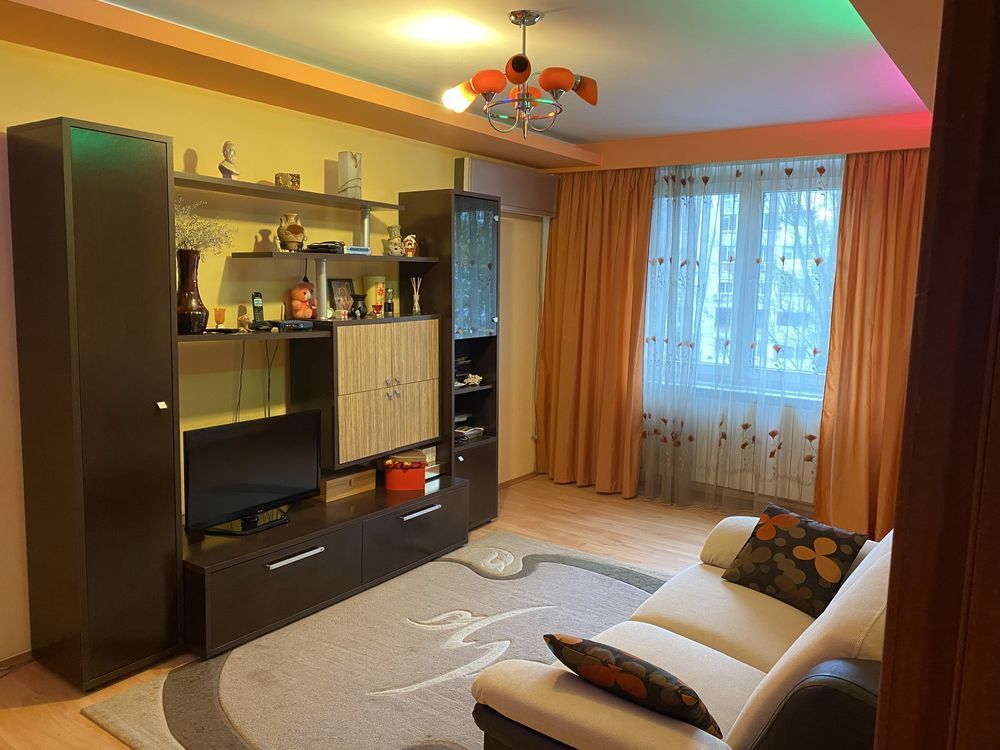 Inchiriere apartament 3 camere str Luica - Poză 1
