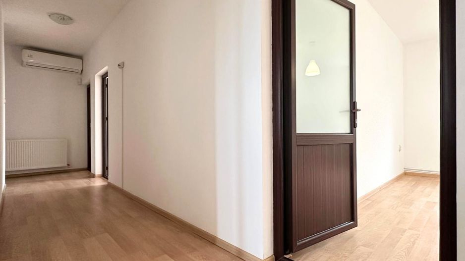 Inchiriere casă complet renovată cu 4 camere  Băneasa, Sector 1 - Poză 11