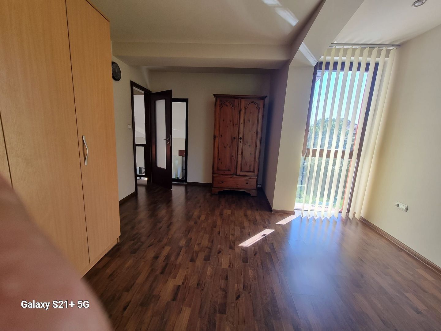 Vilă cu 4 camere de închiriat în zona Braytim cu piscina - Poză 15