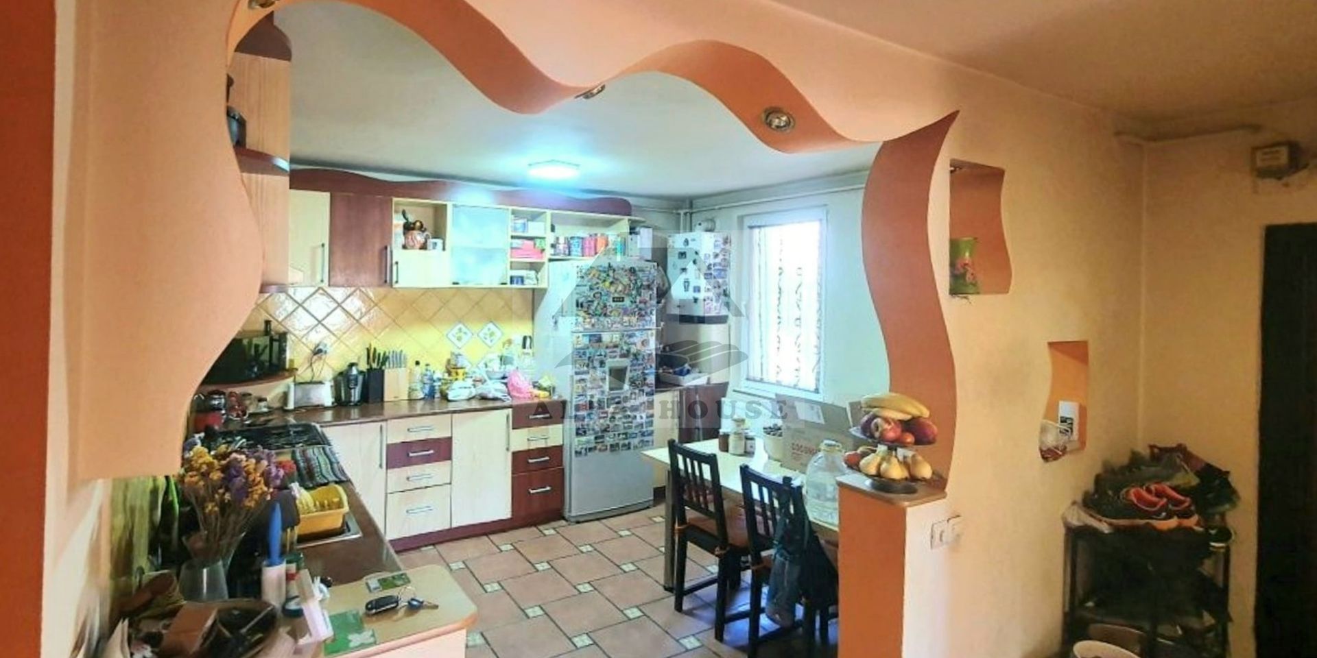 Apartament cu patru camere, zona Tractorul 90 mp - Poză 2