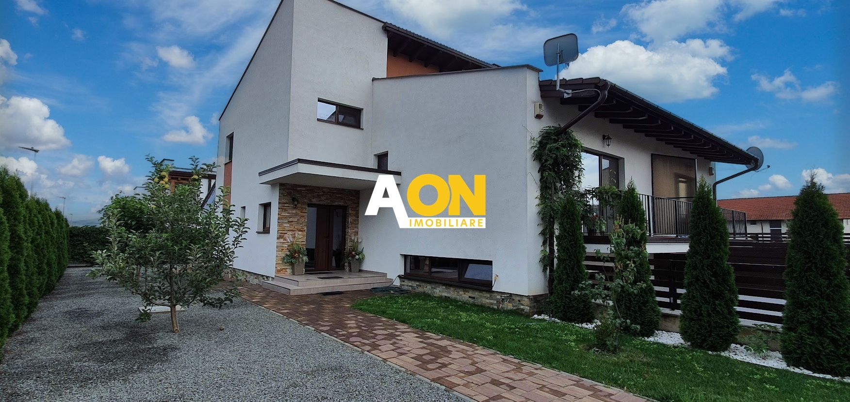 1/2 Duplex mobilat, utilat, cu garaj, D+P+1E, 397 mp teren, Cetate - Poză 2