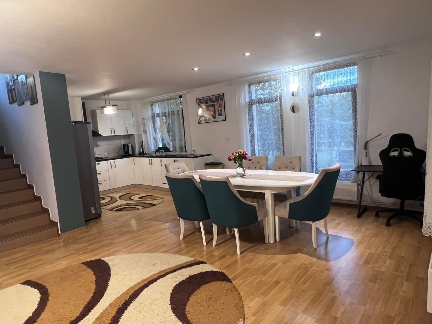 Casă spațioasă cu piscină, de vânzare în Simeria - Poză 13